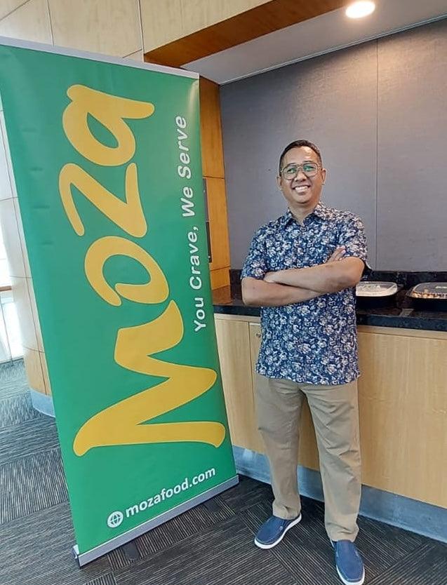 Excellence in Roll Up Banner Printing: Our Service Promise